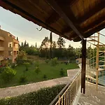 Montsenigos Garden House