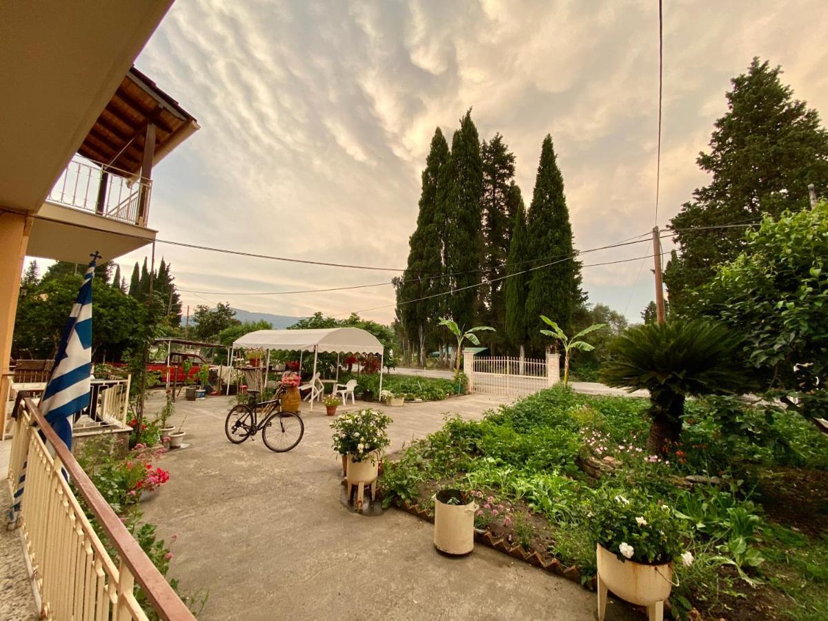 Apartament Montsenigos Garden House